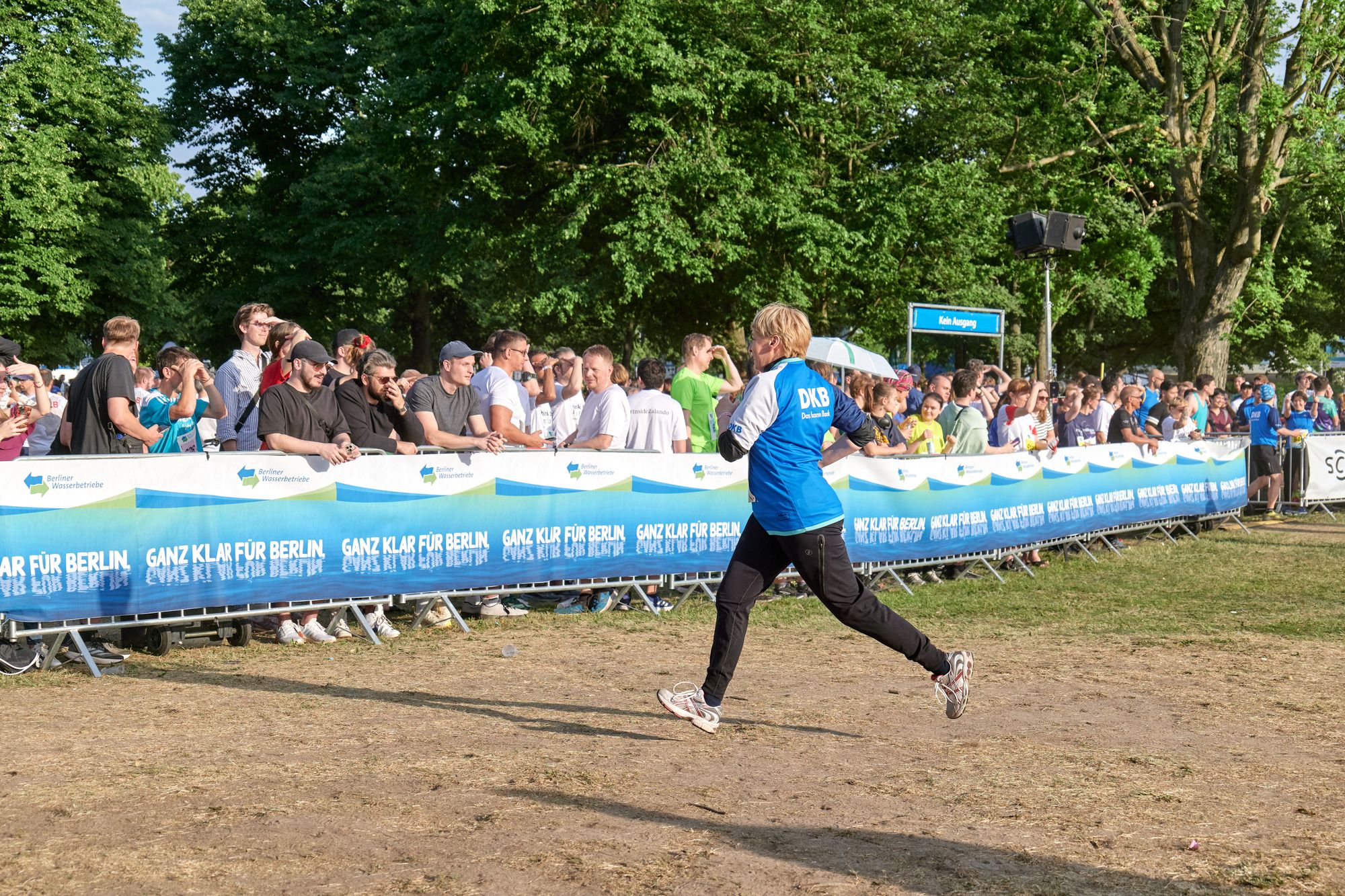 TEAM-Staffellauf: A Race, a Duck, and Loads of Fun